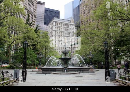 Wasserbrunnen im City Hall Park, entworfen von Jacob Wrey Mould, eröffnet 1871, New York, NY, USA Stockfoto