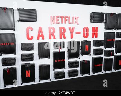 Atmosphäre bei Netflix's CARRY ON Premiere, die am Donnerstag im ägyptischen Theater in Hollywood, CA, stattfand? Dezember 2024. (Foto: Sthanlee B. Mirador/SIPA USA) Stockfoto