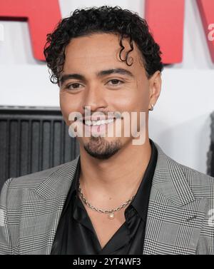 Tonatiuh kommt am Donnerstag bei Netflix's CARRY ON Premiere im ägyptischen Theater in Hollywood, CA. Dezember 2024. (Foto: Sthanlee B. Mirador/SIPA USA) Stockfoto