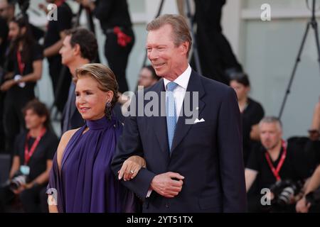 Aufnahme vom 01. September 2024 Roter Teppich bei den 81. Internationale Filmfestspiele von Venedig mit Großherzog Henri von Luxemburg und seiner Frau, Großherzogin Maria Teresa von Luxemburg, beim Filming Italy Venice Award. *** Foto aufgenommen am 01. September 2024 Roter Teppich beim 81. Internationalen Filmfestival von Venedig mit Großherzog Henri von Luxemburg und seiner Frau, Großherzogin Maria Teresa von Luxemburg, beim Film Italy Venice Award Stockfoto