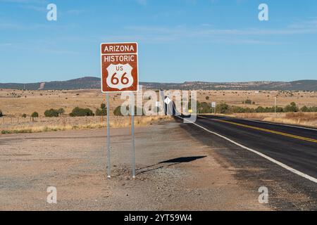 Schild zur historischen Route 66 in der Nähe von Seligman, Arizona. Stockfoto
