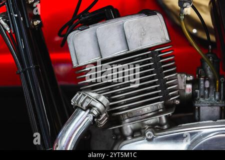 Oldtimer-Motorradmotor, Nahaufnahme mit selektivem Fokus Stockfoto