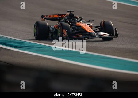 Abu Dhabi, VAE. Dezember 2024. 28 HIRAKAWA Rio (Jan), McLaren F1 Team MCL38, Action während des Formel-1-Etihad Airways Abu Dhabi Grand Prix 2024, 24. Runde der Formel-1-Weltmeisterschaft 2024 vom 6. Bis 8. Dezember 2024 auf dem Yas Marina Circuit in Abu Dhabi, Vereinigte Arabische Emirate. Quelle: Unabhängige Fotoagentur/Alamy Live News Stockfoto