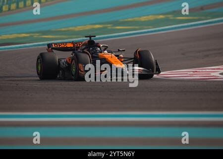 Abu Dhabi, VAE. Dezember 2024. 28 HIRAKAWA Rio (Jan), McLaren F1 Team MCL38, Action während des Formel-1-Etihad Airways Abu Dhabi Grand Prix 2024, 24. Runde der Formel-1-Weltmeisterschaft 2024 vom 6. Bis 8. Dezember 2024 auf dem Yas Marina Circuit in Abu Dhabi, Vereinigte Arabische Emirate. Quelle: Unabhängige Fotoagentur/Alamy Live News Stockfoto