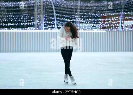 Figur Skating Mädchen im Eis. Stockfoto