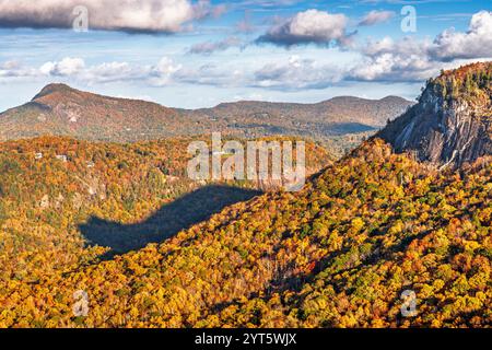 Whiteside Mountain, North Carolina, USA mit dem „Schatten des Bären“ Stockfoto