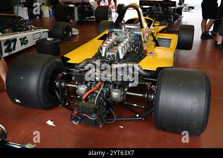 Scarperia, Italien - 12. Oktober 2024: Details zu Merzario F1A3 des Jahres 1979 in der Box während der Übungseinheit auf dem Mugello Circuit. Stockfoto