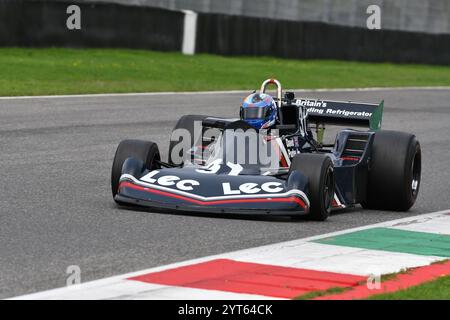 Scarperia, Italien - 12. Oktober 2024: LEC CRP1 des Jahres 1977 ex David Purley fährt von UNKNOWN in Aktion während der Trainingseinheit auf dem Mugello Circuit. Stockfoto