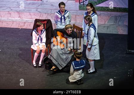 Bellas Artes Theater, Madrid, Spanien. Dezember 2024. Premier of the Sound of Music/Sonrisas y Lagrimas Musical. Quelle: EnriquePSans/Alamy Live News Stockfoto