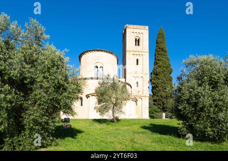 Die Abtei von Sant'Antimo (Abbazia di Sant'Antimo), ein ehemaliges Benediktinerkloster in der Gemeinde Montalcino, Provinz Siena, Toskana, Italien Stockfoto