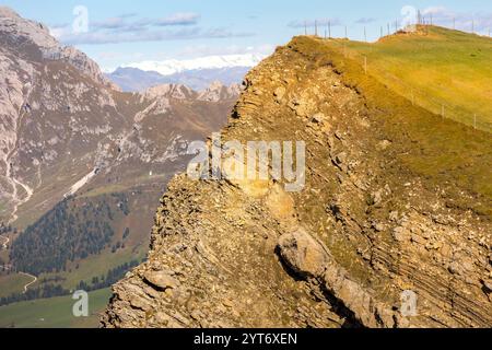 Italien, Seceda Nahaufnahme herbstlicher Bergblick, Fuß der Geiselgruppe, Gröden in der Nähe der Stadt St. Ulrich Stockfoto