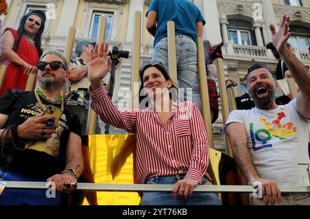 Italien, Rom, 15. Juni 2024: Elly Schlein, Sekretärin der Demokratischen Partei (PD), nimmt am Gay Pride märz 2024 Teil Foto © Fabio Fiorani /Sintesi/Alamy Stock Photo Stockfoto