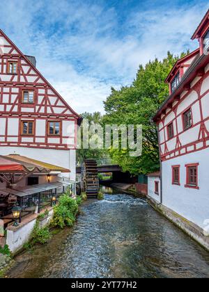 Alte Fachwerkhäuser im Fischerviertel an der Großen Blau, Ulm, Baden-Württemberg Stockfoto