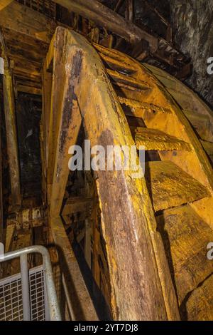 Altes Wasserrad im Besucherbergwerk Rammelsberg, UNESCO-Weltkulturerbe Goslar Stockfoto