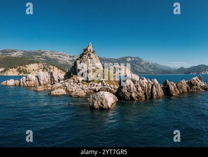 St. Nedjelja Kirche Orthodoxe Kirche in Montenegro an der Adria, Balkan Stockfoto