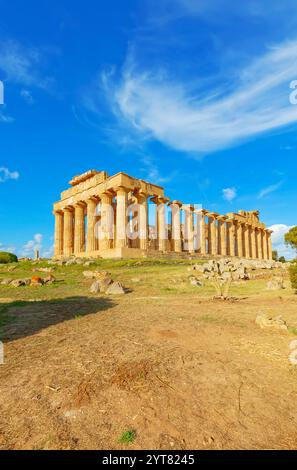 Tempel E, Archäologischer Park Selinunte, Selinunte, Bezirk Trapani, Sizilien, Italien Stockfoto