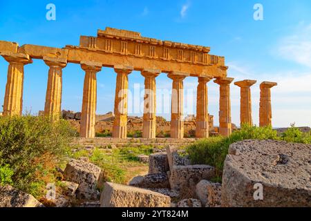 Tempel C, Archäologischer Park Selinunte, Selinunte, Bezirk Trapani, Sizilien, Italien Stockfoto