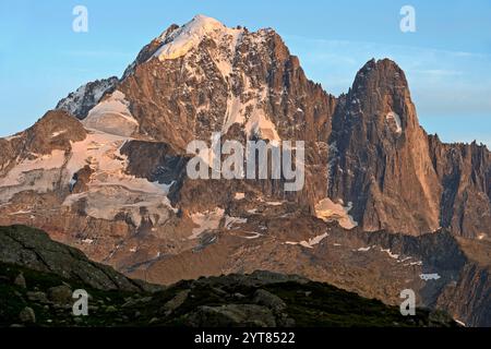 Aiguille Verte und Aiguille du Dru Gipfeln, Chamonix, Savoy, Frankreich Stockfoto