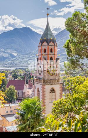 Der Glockenturm der Pfarrkirche St. Nikolaus, Meran, Trentino-Südtirol/Südtirol, Italien Stockfoto