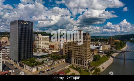 MAI 2023 – CHARLESTON, WEST VIRGINIA, USA – aus der Vogelperspektive von Charleston Skyline West Virginia Stockfoto