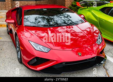 Chicago, Illinois – 29. September 2024: 2020 Lamborghini Huracan LP 640-4 EVO Spyder. Red 2020 Lamborghini Huracan LP 640-4 EVO Spyder parkt auf dem Stockfoto