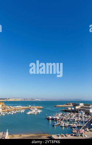 Hafen bei Cabo Roche in Andalusien, Spanien. Stockfoto