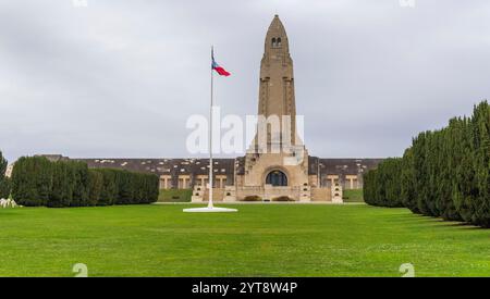 Landschaft rund um das Douaumont-Ossarium, ein Denkmal in der Nähe von Verdun in Frankreich Stockfoto