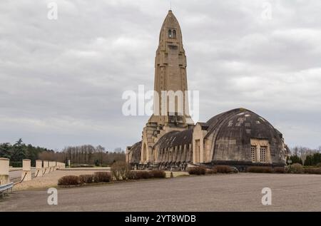 Landschaft rund um das Douaumont-Ossarium, ein Denkmal in der Nähe von Verdun in Frankreich Stockfoto