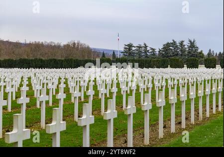 Landschaft rund um das Douaumont-Ossarium, ein Denkmal in der Nähe von Verdun in Frankreich Stockfoto