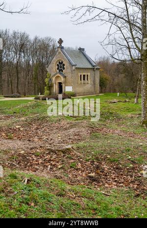 Kapelle in Fleury-devant-Douaumont, einer Gemeinde im Departement Maas in Grand Est im Nordosten Frankreichs. Während der Schlacht von Verdun 1916 wurde es von den Deutschen und Franzosen 16 Mal eingenommen und zurückerobert, heute ist es vollständig zerstört Stockfoto