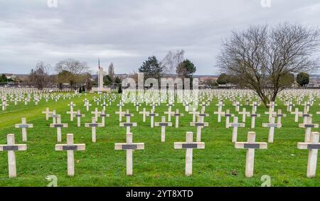 Eindruck rund um den Militärfriedhof in Verdun, einer Großstadt im Département Maas in Grand Est, Nordostfrankreich Stockfoto