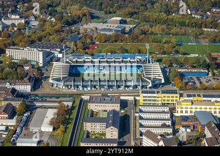 Luftaufnahme, Vonovia Ruhrstadion und Bundesligastadion des VfL Bochum 1848, Tribüne und verstreute Zuschauer, Grumme, Bochum, Ruhr A Stockfoto