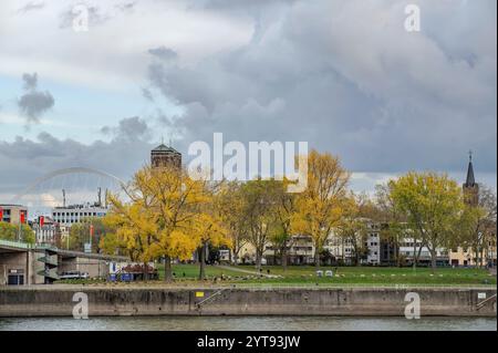 Deutz am rechten Rheinufer Stockfoto