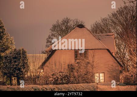 Friesisches Haus im Winter Stockfoto