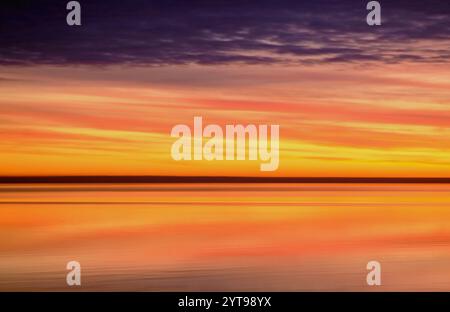 Sonnenaufgang über dem Wattenmeer Stockfoto