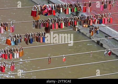 Love schließt sich eng zusammen Stockfoto