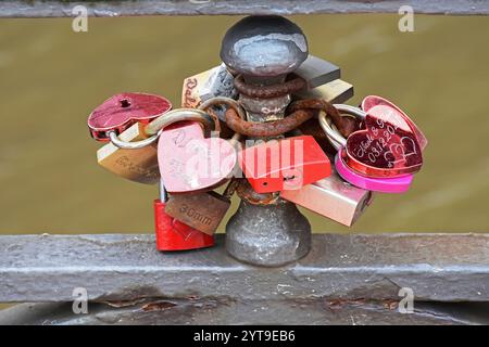 Love schließt sich eng zusammen Stockfoto