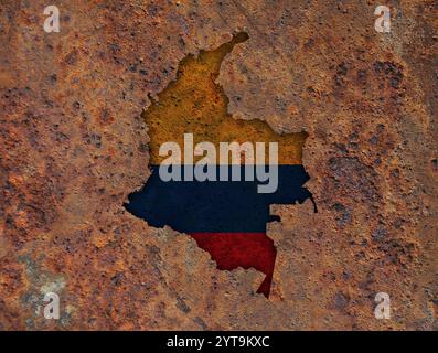 Karte und Flagge Kolumbiens auf rostigen Metall Stockfoto