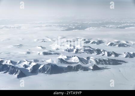 Luftaufnahme der Gletscher an Grönlands Ostküste Stockfoto