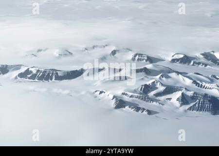 Luftaufnahme der Gletscher an Grönlands Ostküste Stockfoto