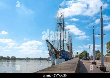 Altes Segelschiff am Hafen in Kappeln Stockfoto