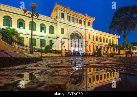 Das zentrale Postamt von Saigon in der Innenstadt von Ho Chi Minh City, Vietnam. Stockfoto