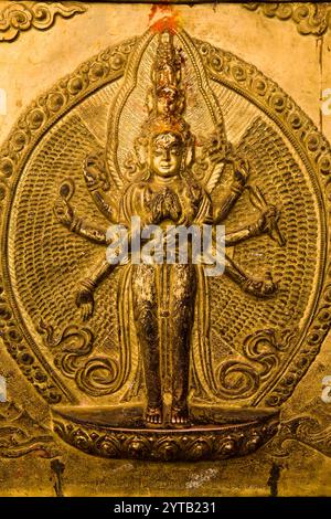 Avalokitesvara ist eine Gottheit, die sowohl von Hindus als auch von Buddhisten i verehrt wird Stockfoto