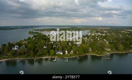 APRIL 2023, OXFORD, EASTERN SHORE MARYLAND - USA - aus der Vogelperspektive der kleinen Fischerstadt Chesepeake Bay, Oxford, MD Stockfoto