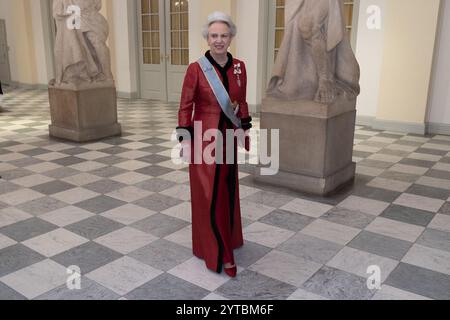 Kopenhagen, Dänemark. Dezember 2024. Prinzessin Benedikte kommt beim Staatsbankett im Schloss Christiansborg an, als König Friedrich X. und Königin Maria von Dänemark den ägyptischen Präsidenten Abdel Fatah al-Sisi bei seinem Staatsbesuch in Dänemark empfangen. Quelle: SOPA Images Limited/Alamy Live News Stockfoto