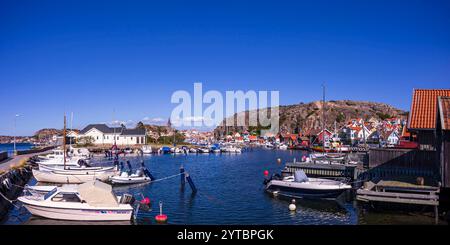 Malerische Ansicht von Fjällbacka in Bohuslän, Västra Götalands län, Schweden, berühmt durch die Kriminalromane der schwedischen Schriftstellerin Camilla Läckberg. Stockfoto