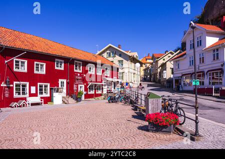 Malerischer Blick auf Fjällbacka in Bohuslän, Västra Götalands län, Schweden, berühmt durch die Kriminalromane der schwedischen Autorin Camilla Läckberg. Stockfoto