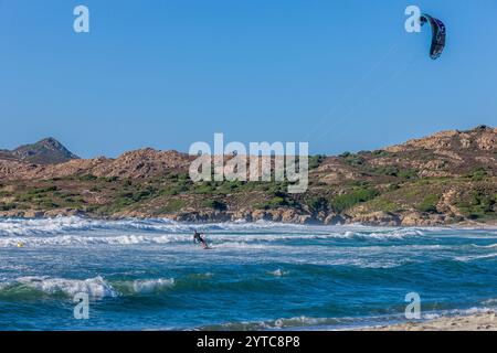 FRANKREICH. HAUTE-CORSE (2B) AGRIATES WÜSTE. PLAGE DE L'OSTRICONI, AM ENDE DER BUCHT PERAIOLA, WO DIE AGRIATES AUF DAS OSTRICONI-TAL TREFFEN Stockfoto