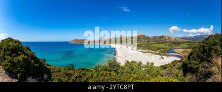 FRANKREICH. HAUTE-CORSE (2B) AGRIATES WÜSTE. PLAGE DE L'OSTRICONI, AM ENDE DER BUCHT PERAIOLA, WO DIE AGRIATES AUF DAS OSTRICONI-TAL TREFFEN Stockfoto