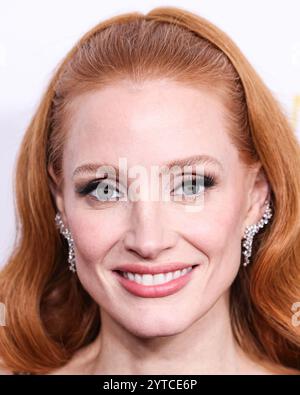 Beverly Hills, Usa. Dezember 2024. BEVERLY HILLS, LOS ANGELES, KALIFORNIEN, USA - DEZEMBER 06: Jessica Chastain kommt bei den 38. Jährlichen American Cinematheque Awards 2024 zu Ehren von Jessica Chastain, die am 6. Dezember 2024 im Beverly Hilton Hotel in Beverly Hills, Los Angeles, Kalifornien, USA, stattfanden. (Foto: Xavier Collin/Image Press Agency) Credit: Image Press Agency/Alamy Live News Stockfoto